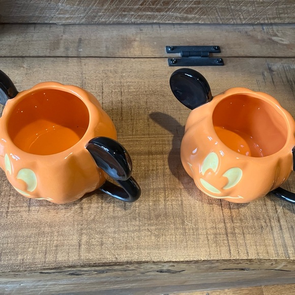 Set of large Disney Mickey Mouse pumpkin jack-o-lantern mugs, NEW - Picture 2 of 6